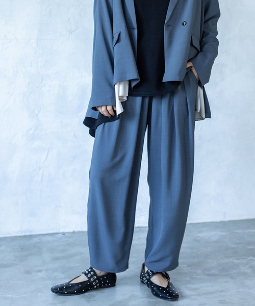 OSMOSIS(オズモーシス)の「タックパンツ(その他パンツ・レディース・グレー/ベージュ/ブラック・ONE SIZE)」の1枚目の写真