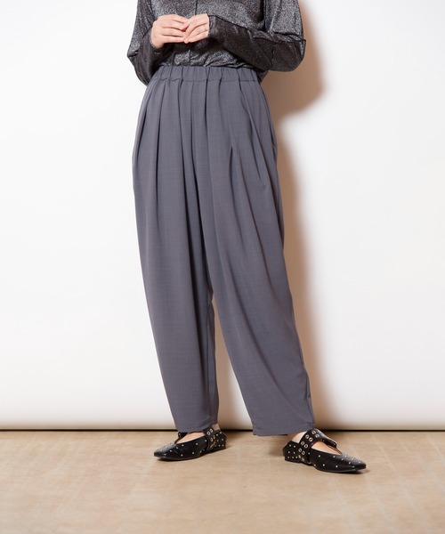 OSMOSIS(オズモーシス)の「タックパンツ(その他パンツ・レディース・グレー/ベージュ/ブラック・ONE SIZE)」の5枚目の写真