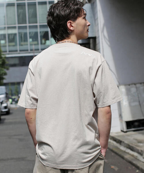 MANASTASH(マナスタッシュ)の「MANASTASH/マナスタッシュ/MANA EMB LOGO TEE(Tシャツ/カットソー・メンズ・ベージュ/ホワイト/ネイビー/ブラック・S/XL/M/L)」の18枚目の写真