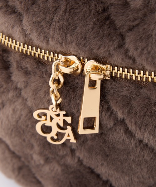 one after another NICE CLAUP（ワンアフターアナザーナイスクラップ）の「ファーキルティングバニティーバッグ（ショルダーバッグ・レディース・ダークブラウン/ブラック/アイボリー/ピンク・FREE）」の11枚目の写真