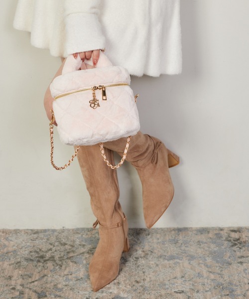 one after another NICE CLAUP（ワンアフターアナザーナイスクラップ）の「ファーキルティングバニティーバッグ（ショルダーバッグ・レディース・ダークブラウン/ブラック/アイボリー/ピンク・FREE）」の15枚目の写真