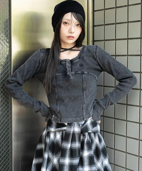 WEGO（ウィゴー）の「WEGO/ヴィンテージウォッシュネックリボントップス（Tシャツ/カットソー・レディース・ブラウン/スミクロ・FREE）」の2枚目の写真