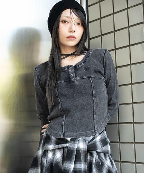 WEGO(ウィゴー)の「WEGO/【25年秋冬新作】ヴィンテージウォッシュネックリボントップス(Tシャツ/カットソー・レディース・ブラウン・FREE)」の11枚目の写真