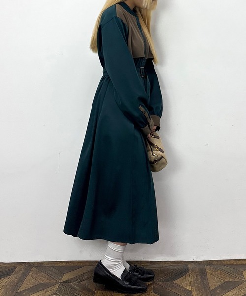 NICOLE CLUB（ニコル　クラブ）の「バイカラーケープ風ワンピース（ワンピース・レディース・ネイビー/グリーン/オフホワイト・MEDIUM）」の8枚目の写真