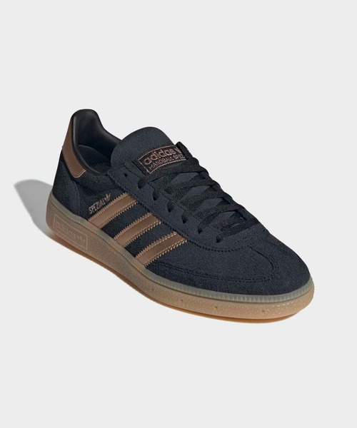 adidas（アディダス）の「ハンドボール スペツィアル シューズ / HANDBALL SPEZIAL SHOES / アディダスオリジナルス adidas Originals（スニーカー・レディース・ブラック・22.0cm/22.5cm/24.0cm/24.5cm/23.0cm/23.5cm/28.5cm/29.0cm/28.0cm/27.5cm/26.0cm/26.5cm/27.0cm/25.0cm/25.5cm）」の4枚目の写真