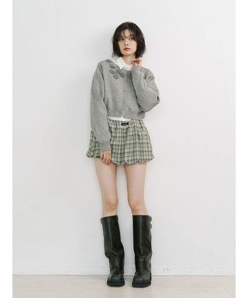 jouetie（ジュエティ）の「ローズモチーフコンパクトカーデ【セットアップ対応】（ニット/セーター・レディース・グレー/ブラック/レッド・MEDIUM）」の22枚目の写真