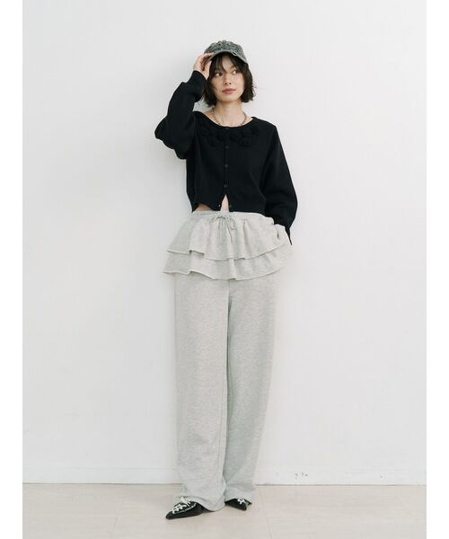 jouetie（ジュエティ）の「ローズモチーフコンパクトカーデ【セットアップ対応】（ニット/セーター・レディース・グレー/ブラック/レッド・MEDIUM）」の18枚目の写真