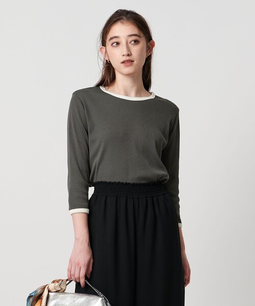 UNITED ARROWS（ユナイテッドアローズ）の「リブ バイカラー パイピング カットソー（Tシャツ/カットソー・レディース・オフホワイト/ダークブラウン/ダークグレー/ネイビー/ベージュ・FREE）」の10枚目の写真