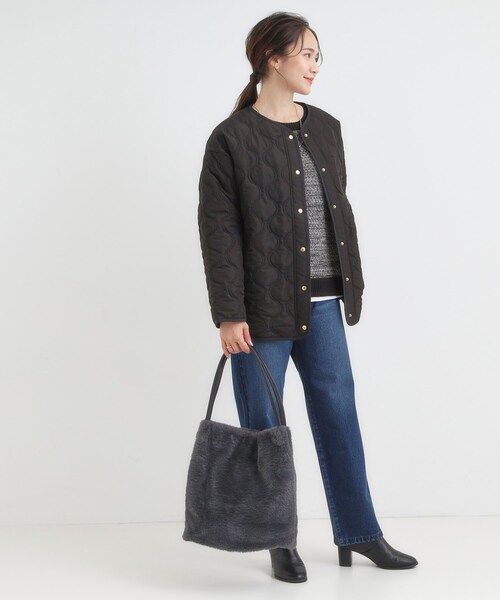 SHOO・LA・RUE（シューラルー）の「つまみハンドルフェイクファートートバッグ（トートバッグ・レディース・アイボリー/ブラウン系/チャコールグレー・00）」の7枚目の写真