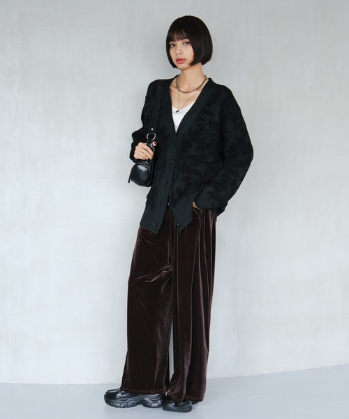 PAGEBOY（ページボーイ）の「フラワージャガードVカーディガン（カーディガン/ボレロ・レディース・オフホワイト/ブラウン/ネイビー/ブラック・FREE）」の15枚目の写真