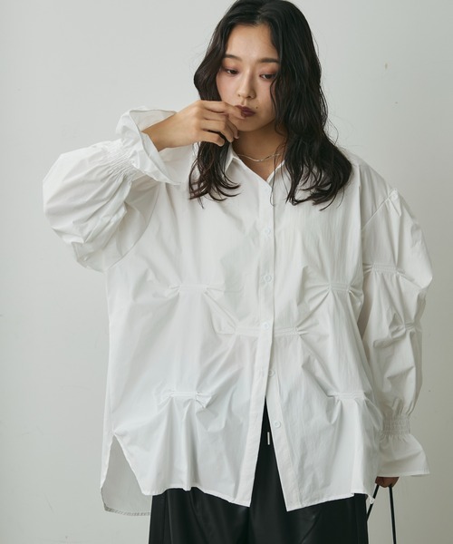 Lunea(ルネア)の「ギャザーデザインオーバーシャツ(シャツ/ブラウス・レディース・ホワイト/ブラック・FREE)」の22枚目の写真