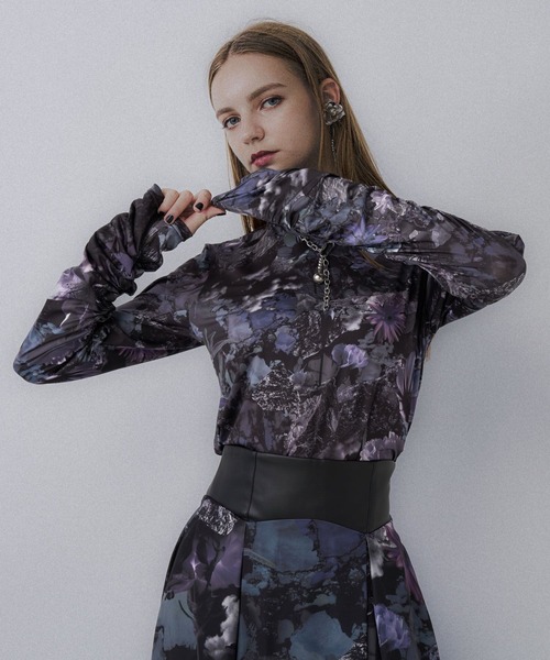 HARE（ハレ）の「シャーリングデザイントップス(HARE)（Tシャツ/カットソー・レディース・オレンジ/ブルー/ブラック/ホワイト/ブラック系その他/グレー・FREE）」の3枚目の写真