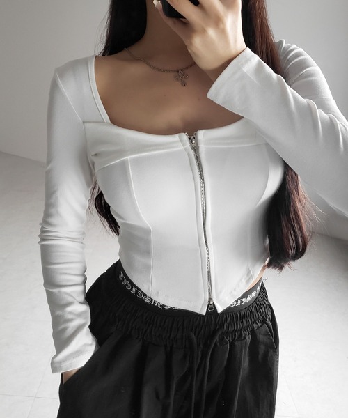 me+em select（ミームセレクト）の「【 ２color 】ダブルジップコルセットスクエアネックロンＴ ／ double zip corset square neck longsleeve T-Shirt（Tシャツ/カットソー・レディース・ホワイト/ブラック・FREE）」の6枚目の写真