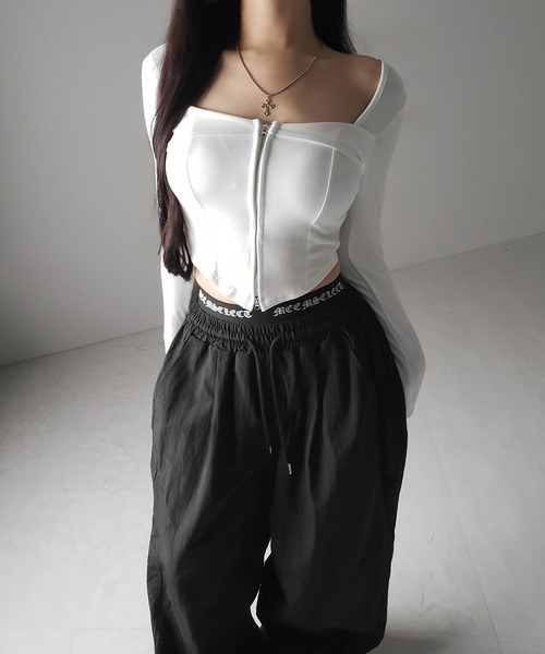 me+em select（ミームセレクト）の「【 ２color 】ダブルジップコルセットスクエアネックロンＴ ／ double zip corset square neck longsleeve T-Shirt（Tシャツ/カットソー・レディース・ホワイト/ブラック・FREE）」の3枚目の写真
