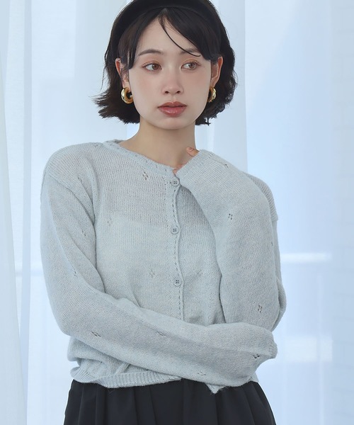 Ampirula(アンピルーラ)の「ドロップショルダー ショート丈 ニットカーディガン(カーディガン/ボレロ・レディース・グレー/レッド/ブルー・FREE)」の9枚目の写真
