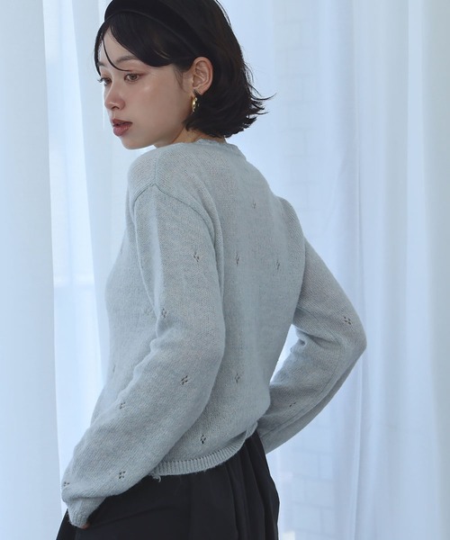 Ampirula(アンピルーラ)の「ドロップショルダー ショート丈 ニットカーディガン(カーディガン/ボレロ・レディース・グレー/レッド/ブルー・FREE)」の13枚目の写真
