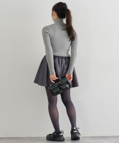 U by SPICK&SPAN（ユーバイスピックアンドスパン）の「《追加》リブタートルニット（ニット/セーター・レディース・グレー/アイボリー/ブラウン/レッド・FREE）」の9枚目の写真