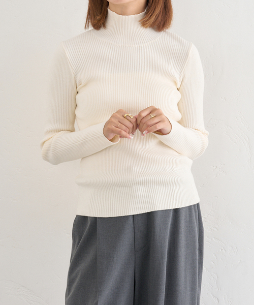 U by SPICK&SPAN（ユーバイスピックアンドスパン）の「《追加》リブタートルニット（ニット/セーター・レディース・グレー/アイボリー/ブラウン/レッド・FREE）」の8枚目の写真