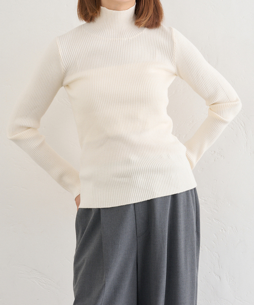 U by SPICK&SPAN（ユーバイスピックアンドスパン）の「《追加》リブタートルニット（ニット/セーター・レディース・グレー/アイボリー/ブラウン/レッド・FREE）」の7枚目の写真