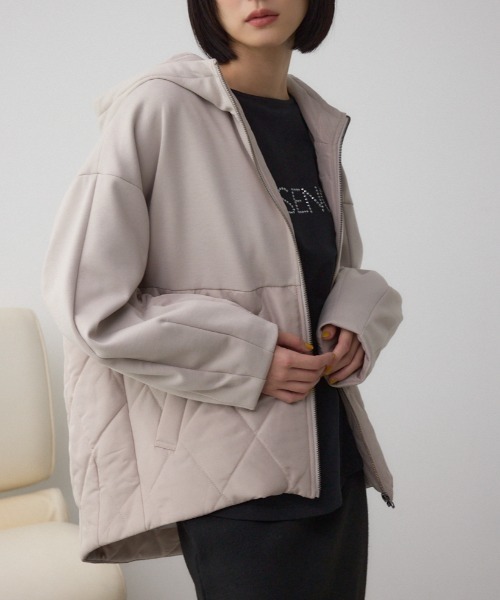 AZUL by moussy（アズールバイマウジー）の「ダンボールドッキングジップパーカー（パーカー・レディース・ブラック/グレイッシュベージュ/ブラウン・SMALL/MEDIUM）」の3枚目の写真