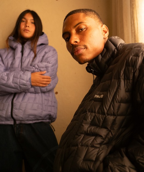 HUF（ハフ）の「HUF X TAION CASCADE PACKABLE HOODED DOWN JACKET（ブルゾン・メンズ・パープル系その他/ブラック/ストーン/イエロー系その他・S/M/L/XL/XXL）」の13枚目の写真