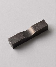 kuros'（クロス）の「燕三条 ブラック ステンレス箸置き くぼみ（カトラリー）」