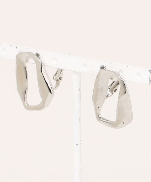 Scrap Book（スクラップブック）の「【Sea’ds mara】Strain mantel earring（イヤリング・レディース・シルバー/ゴールド・FREE）」の2枚目の写真