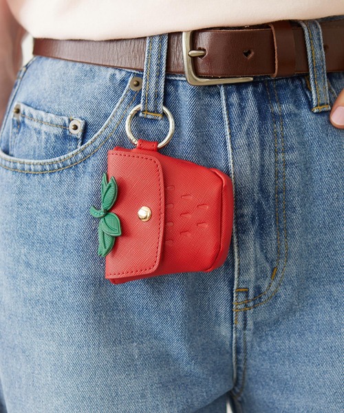 MILKFED.（ミルクフェド）の「STRAWBERRY MULTI CASE（ポーチ・レディース・ピンク/レッド・ONE SIZE）」の3枚目の写真