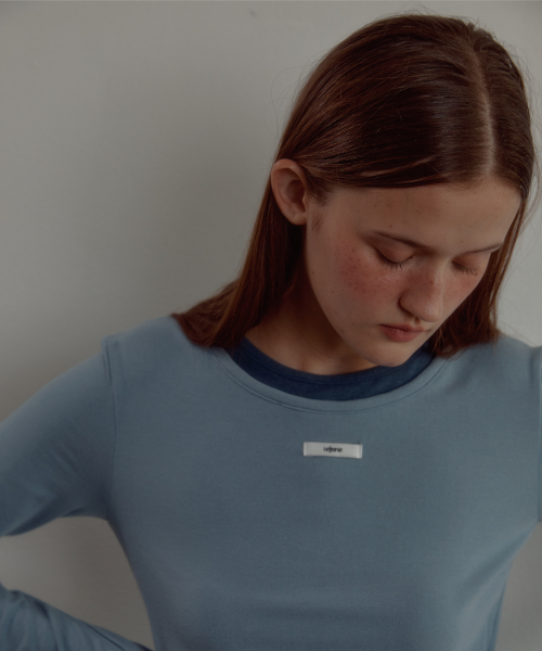 LETERIE(レテリー)の「DOUBLE LAYERED LONGSLEEVE TEE_BLUE(Tシャツ/カットソー・レディース・ブルー・FREE)」の2枚目の写真
