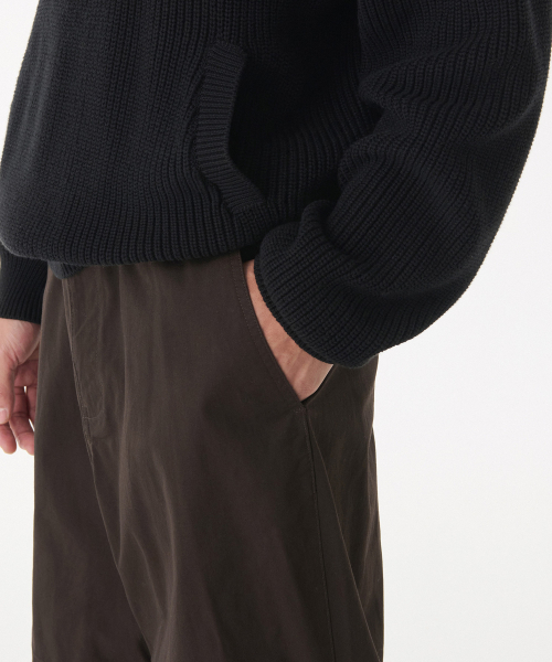 MUSINSA STANDARD（ムシンサスタンダード）の「コットンパラシュートパンツ [ダークブラウン]（その他パンツ・メンズ・その他・33/26/27/28/29/34/32/30/31/36/38）」の4枚目の写真