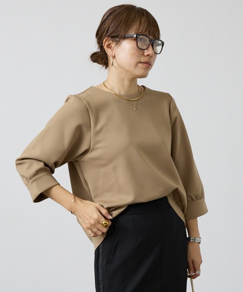DESIGNWORKS（デザインワークス）の「【セットアップ対応】後ろジップトップス（Tシャツ/カットソー・レディース・アイボリー/ブラック/ベージュ/ネイビー・フリー）」の9枚目の写真