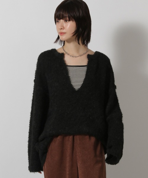 LAKOLE（ラコレ）の「ブークレVネックニットプルオーバー / 598893（ニット/セーター・レディース・グレー/ブラック/カーキ・FREE）」の14枚目の写真