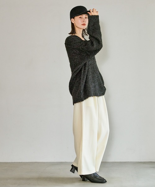 LAKOLE（ラコレ）の「ブークレVネックニットプルオーバー / 598893（ニット/セーター・レディース・グレー/ブラック/カーキ・FREE）」の7枚目の写真