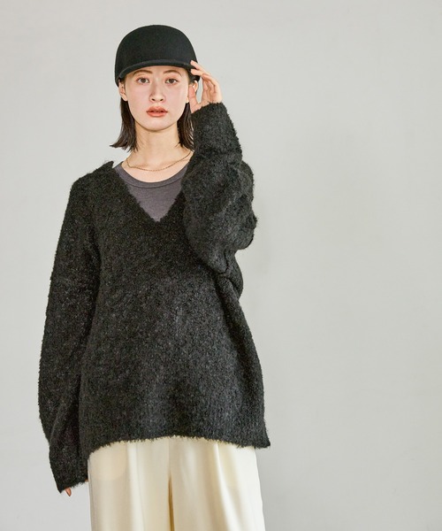 LAKOLE（ラコレ）の「ブークレVネックニットプルオーバー / 598893（ニット/セーター・レディース・グレー/ブラック/カーキ・FREE）」の10枚目の写真