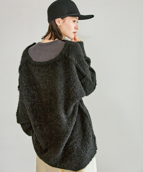 LAKOLE（ラコレ）の「ブークレVネックニットプルオーバー / 598893（ニット/セーター・レディース・グレー/ブラック/カーキ・FREE）」の12枚目の写真