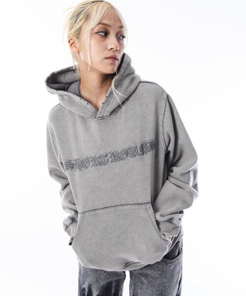 SHORT ROUND(ショートラウンド)の「SHORT ROUND/コンパクトフィットロゴプルパーカー(パーカー・メンズ・グレー/ブラック系その他・MEDIUM/LARGE)」の18枚目の写真