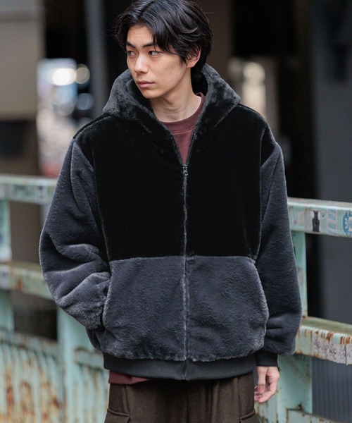 LAKOLE(ラコレ)の「ファーフードブルゾン/595109(ブルゾン・メンズ・ホワイト/ブラック/サンドグレー/チャコール・MEDIUM/LARGE)」の4枚目の写真