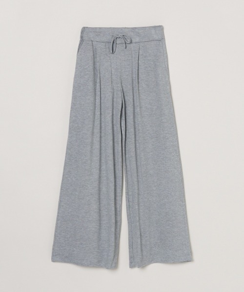 three dots（スリードッツ）の「プレイフルアウトフィット ジョガー