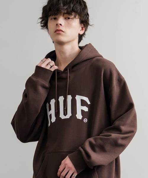HUF（ハフ）の「HUF ハフ ARCH P/O HOODIE オーバーサイズアーチロゴプリント裏起毛プルオーバーパーカー（パーカー・メンズ・ブラウン/ブラック/ライラック・M/L/XL）」の8枚目の写真