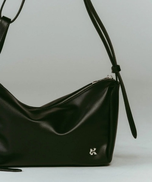 Knuth Marf（クヌースマーフ）の「Knuth Marf ring-handle bag（トートバッグ・レディース・ブラック/オフホワイト・FREE）」の4枚目の写真