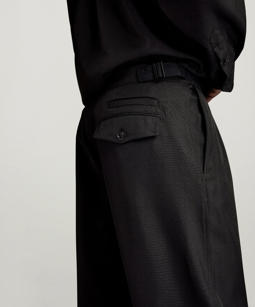 G-STAR(ジースター)の「Holiday Relaxed Chino/リラックスルーズテーパードタックチノパンツ(チノパンツ・メンズ・ダークブラック・29/32/31/32/30/32/28/32)」の5枚目の写真