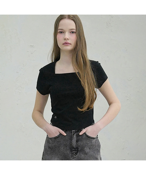 Vivacious(ビバシャス)の「Renee Square Neck Slim T-Shirt - 5COL(Tシャツ/カットソー・レディース・ブラック/アイボリー/グレー/チャコール/スカイブルー・MEDIUM/SMALL)」の1枚目の写真