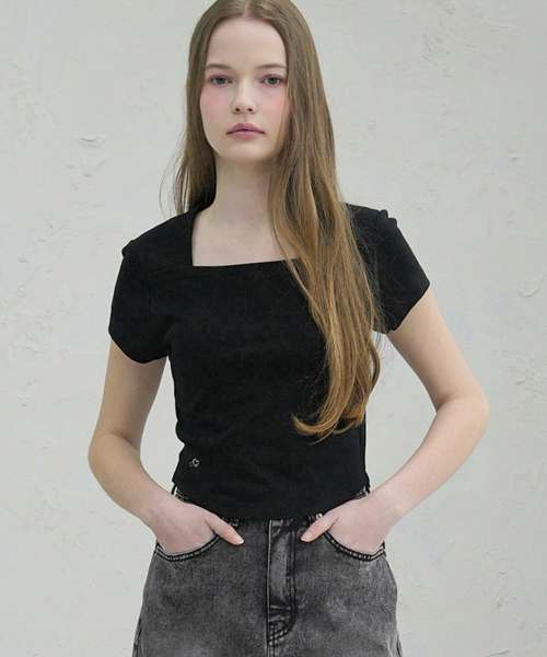 Vivacious(ビバシャス)の「Renee Square Neck Slim T-Shirt - 5COL(Tシャツ/カットソー・レディース・ブラック/アイボリー/グレー/チャコール/スカイブルー・MEDIUM/SMALL)」の7枚目の写真