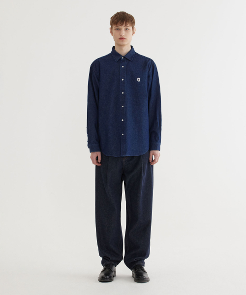 COVERNAT(カバーナット)の「Cロゴデニムシャツインディゴ(シャツ/ブラウス・レディース・その他・SMALL/X-LARGE/MEDIUM/LARGE)」の4枚目の写真