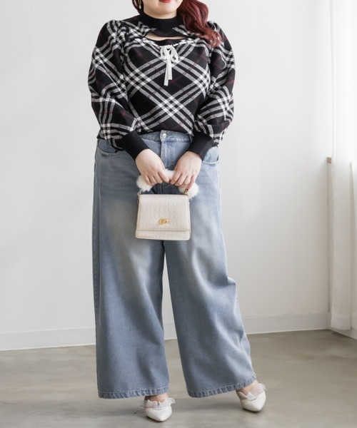 CLETTE(クレット)の「CLETTEオリジナルリボン使いチェック柄ニット(ニット/セーター・レディース・ブラック・4L/3L/LL)」の3枚目の写真