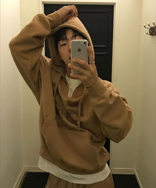 SSIN AND LEE（シンアンドリー）の「ラスティコットンスウェットフードパーカー ベージュ（パーカー・メンズ・その他・LARGE/MEDIUM）」の16枚目の写真