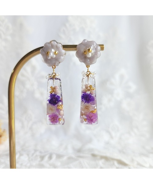 tone(トーン)の「【Sweetlupine】【Sweetlupine】【パープル】淡い花形 クリアステック フラワー お花いっぱい レジン ♡チタンピアス(MA)(ピアス(両耳用)・レディース・パープル・FREE)」の2枚目の写真
