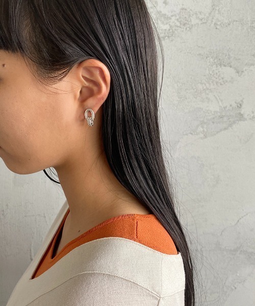 PHILIPPE AUDIBERT（フィリップ オーディベール）の「[PHILIPPE AUDIBERT/フィリップ オーディベール] BO KARA SIMPLE LAITON ピアス（ピアス（両耳用）・レディース・シルバー・ONE SIZE）」の14枚目の写真