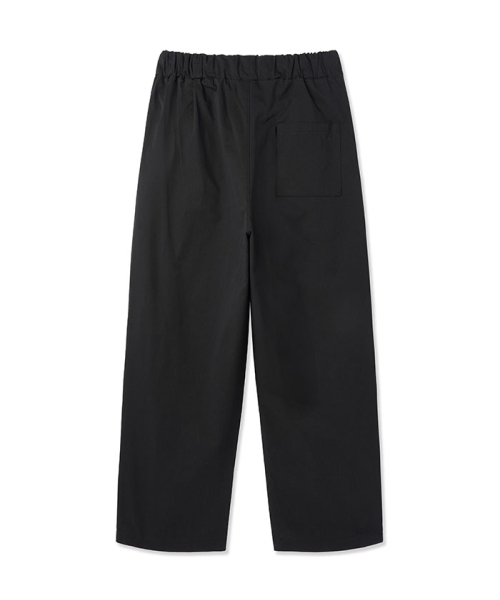 BLACKBROWN（ブラックブラウン）の「ワンタックワイドフィットバンディングコットンパンツ [ブラック]（その他パンツ・メンズ・ブラック・SMALL/MEDIUM/LARGE/X-LARGE/XX-LARGE）」の2枚目の写真