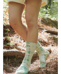 SOOPUI（スープイ）の「Plants tie-dye socks in green（ソックス/靴下・レディース）」